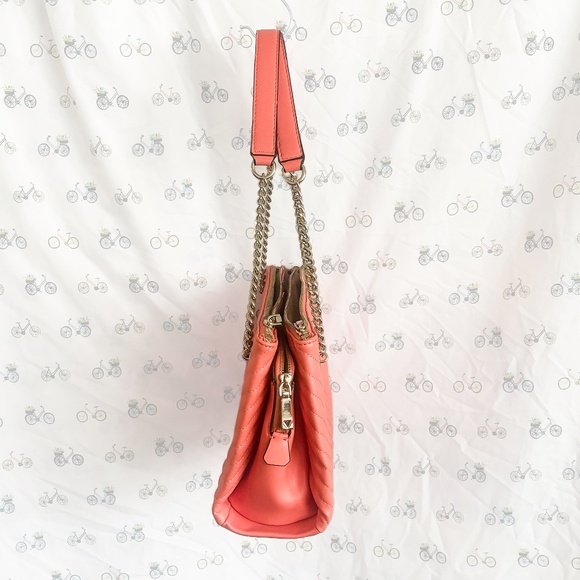 Blakely Quilted Detailed Double Straps Satchel Bag | Guess - Picture 4 of 11